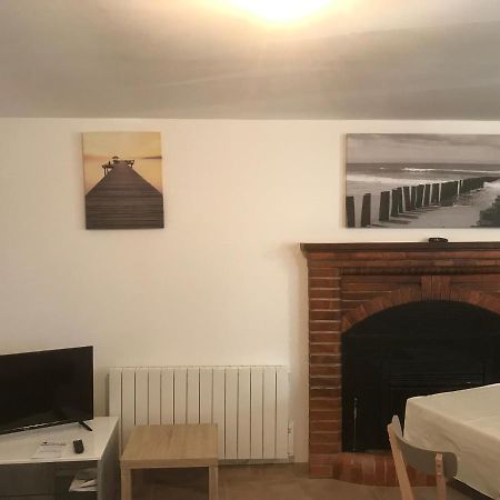 Hebergements Situes A 6 Kms Du Mont Saint Michel Tanis Экстерьер фото
