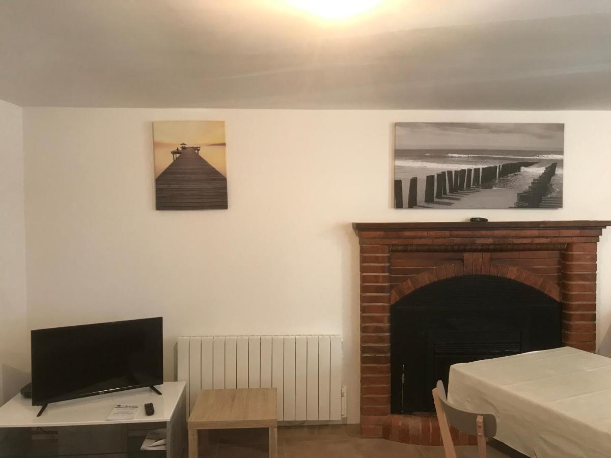 Hebergements Situes A 6 Kms Du Mont Saint Michel Tanis Экстерьер фото